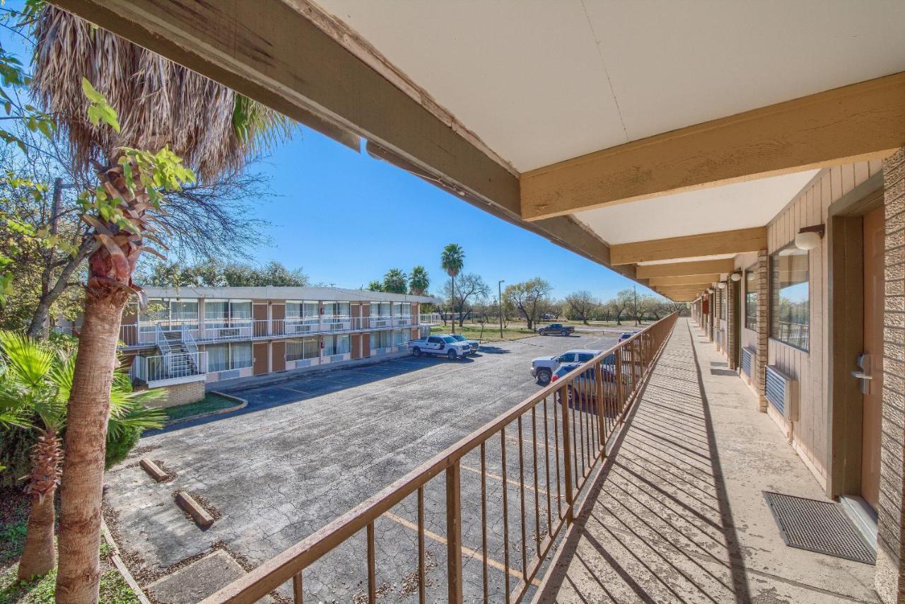 Motel Americas Value 2*